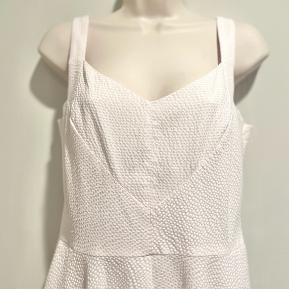 Ann Taylor pink & white seersucker summer dress - Picture 4 of 14